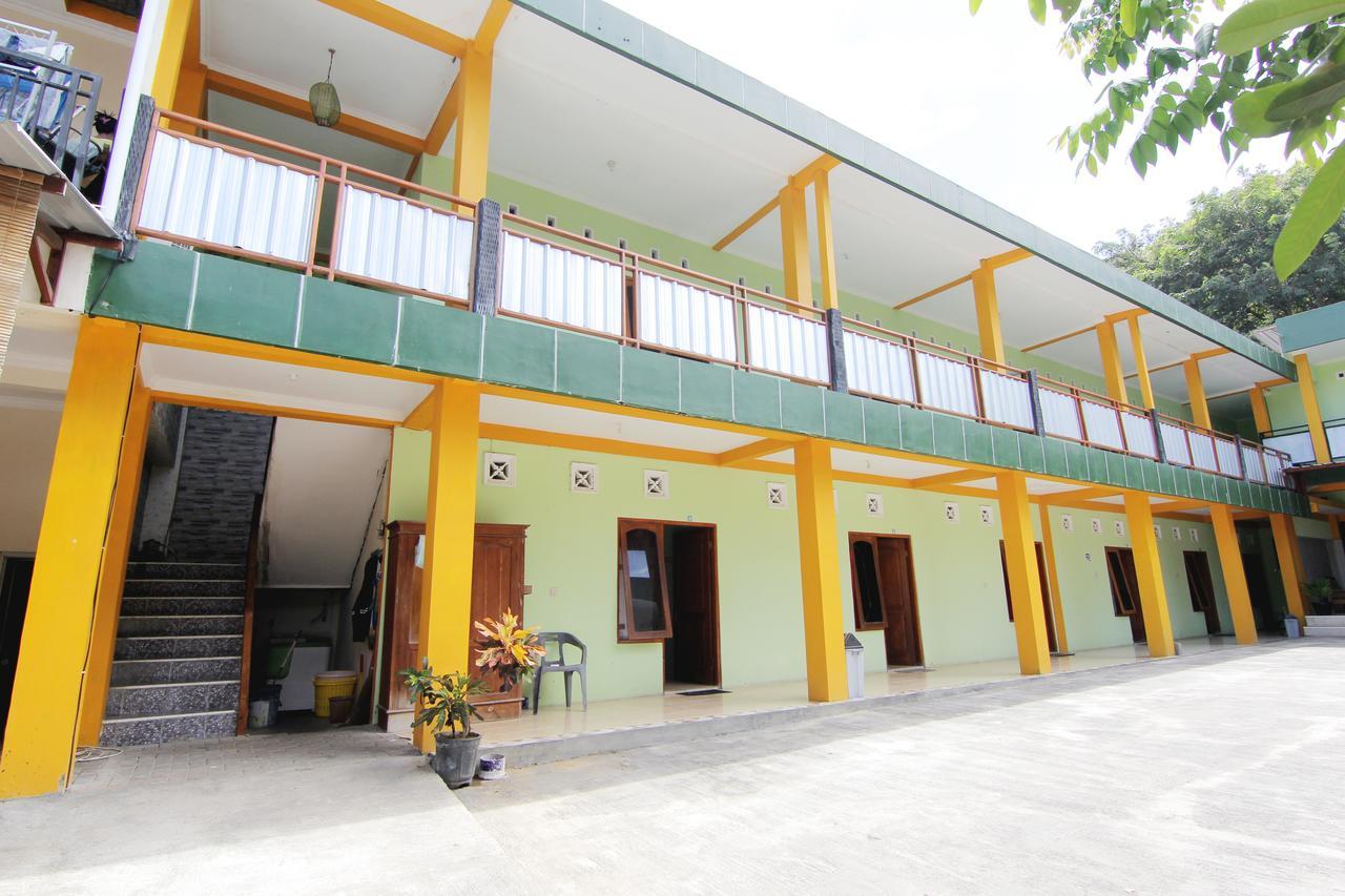 Losmen Alden Kretek Exterior photo